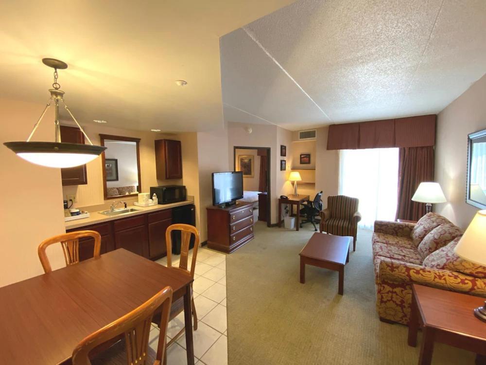 Quality Inn West Lafayette - University Area Bagian luar foto
