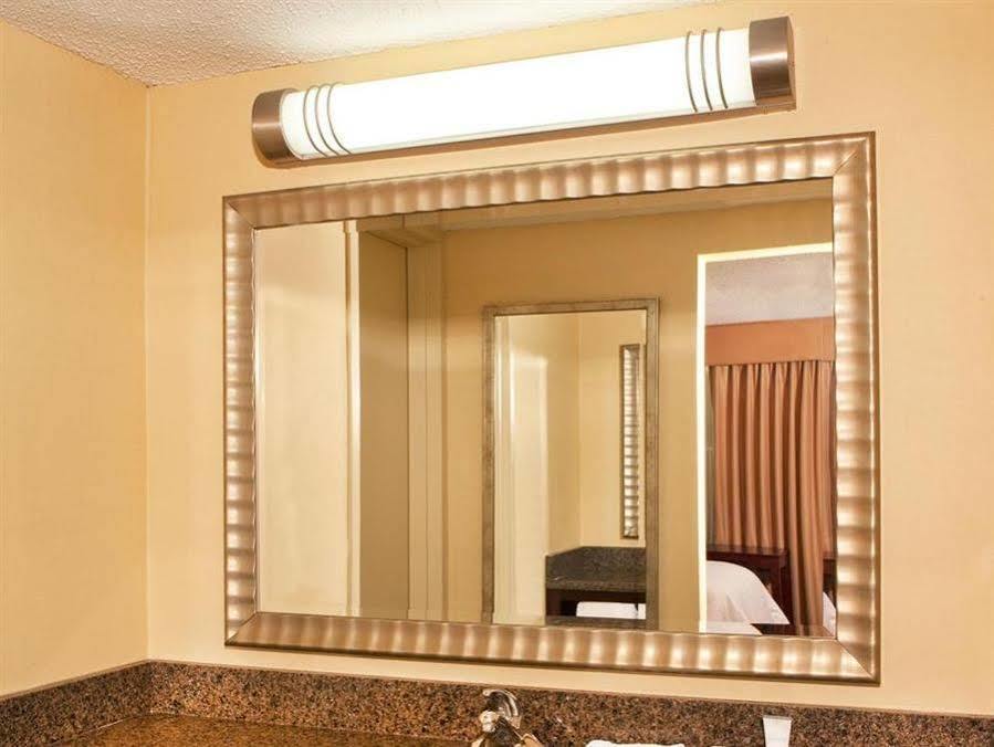 Quality Inn West Lafayette - University Area Bagian luar foto